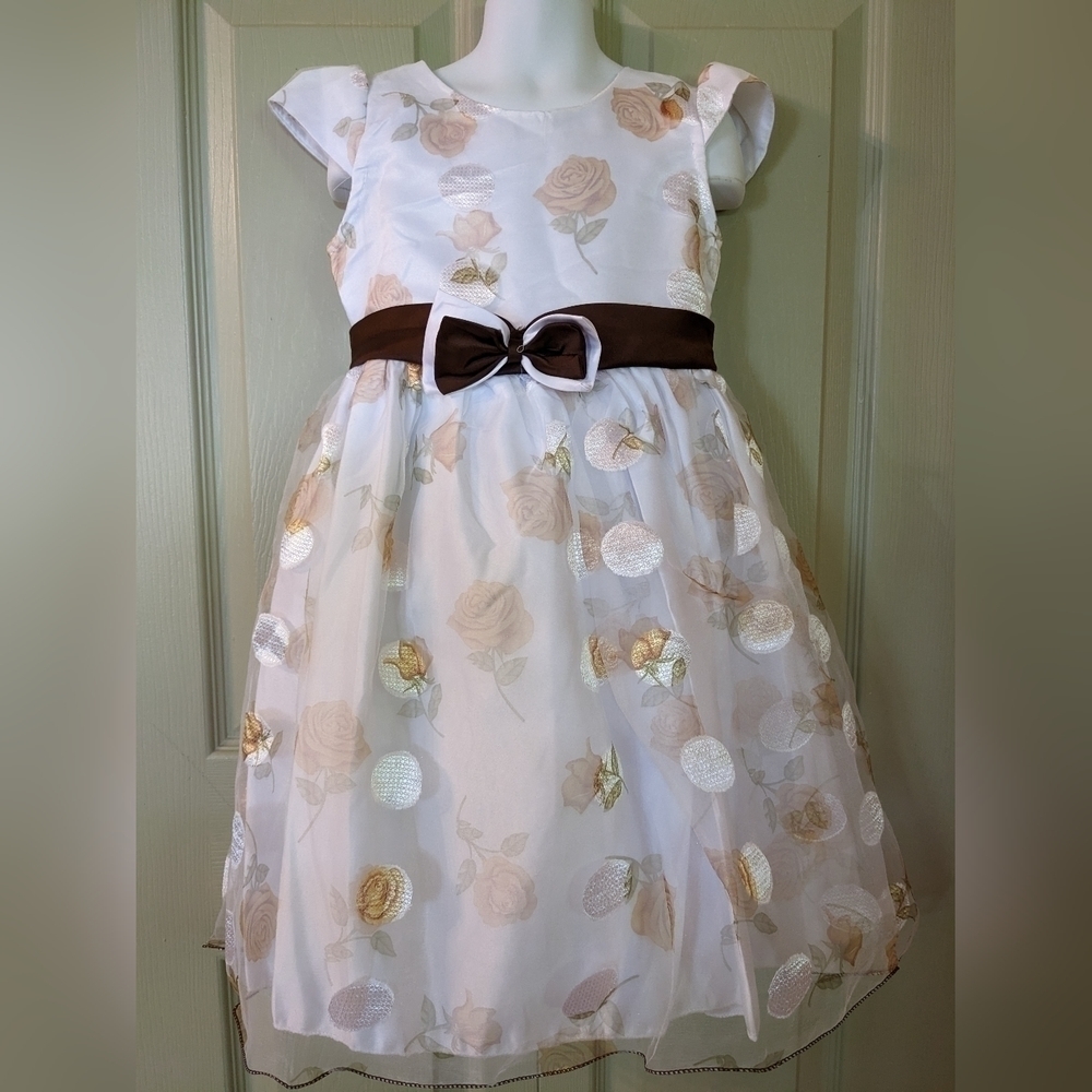 New with tags Classic Fashion Party Dress, T15